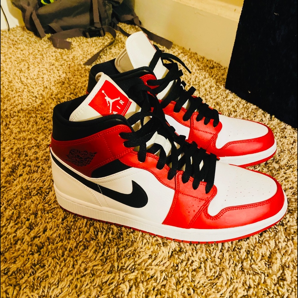 Air Jordan 1 Mid